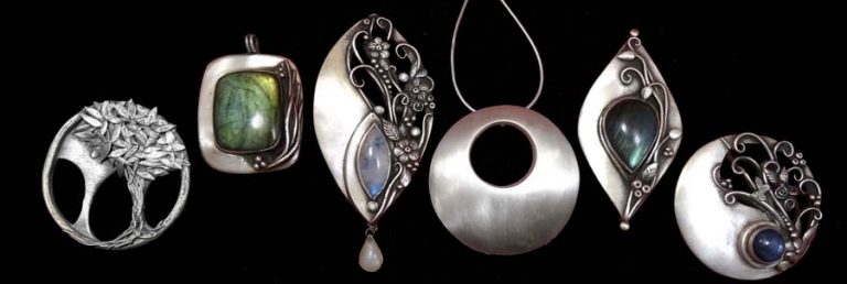 voorbeelden zilverklei juwelen van Gabriëlle Appels